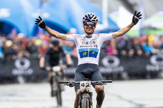 Tom Pidcock wins the Nove Mesto World Cup
